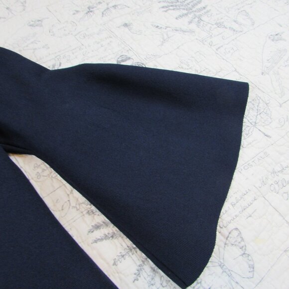 $1295 Perfect current ST. JOHN Navy Blue Knit Trumpet Sleeve Top womens Large L - Picture 7 of 8